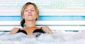 Norwegian Dawn cruise ship hot tubs and jacuzzi.
