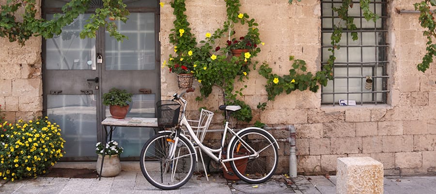Bicycle in Old City of Jaffa on your Hifa Cruise