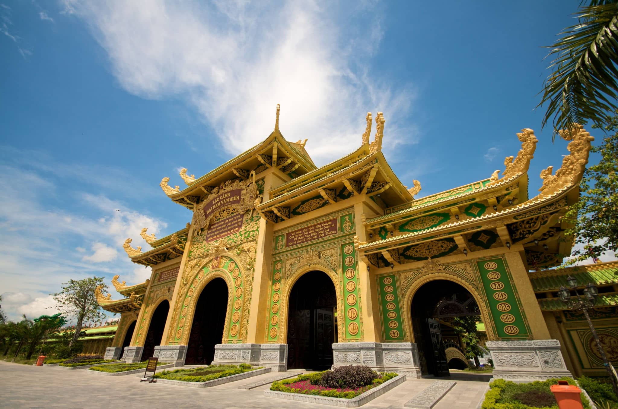 Vietnam Dai Nam temple