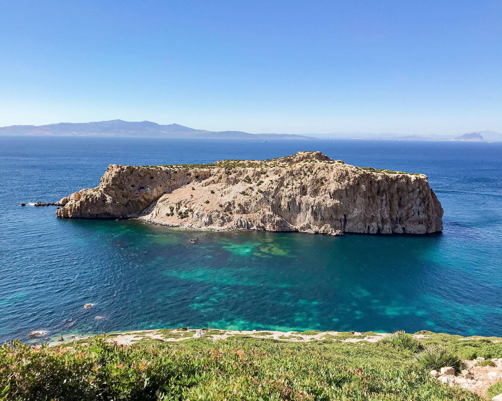 The Persil islet or Leïla islet is a territory located in the Mediterranean, 200 m from the Moroccan coast and 8 km west of the Spanish enclave of Ceuta