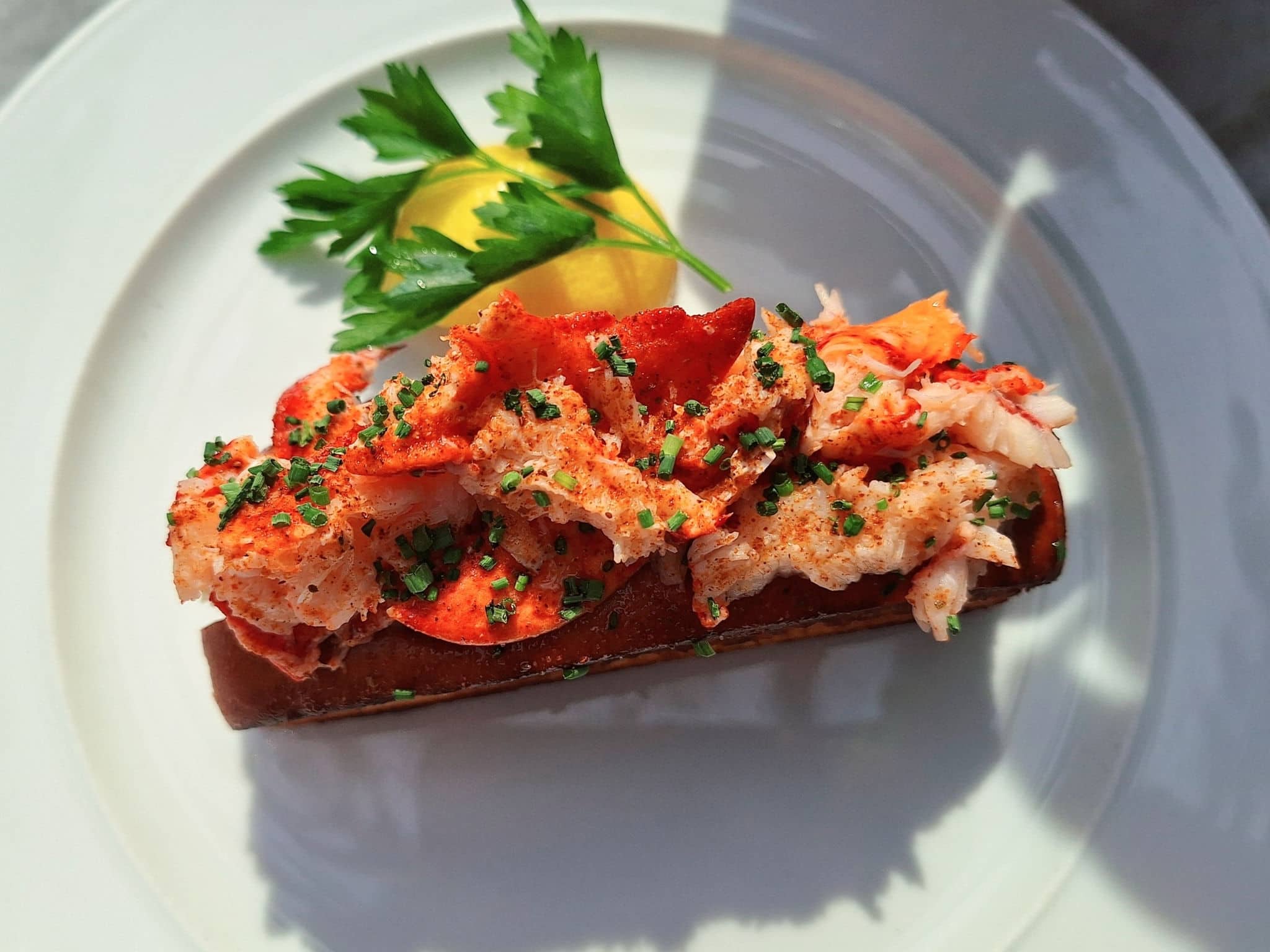 New England Lobster Roll with lemon