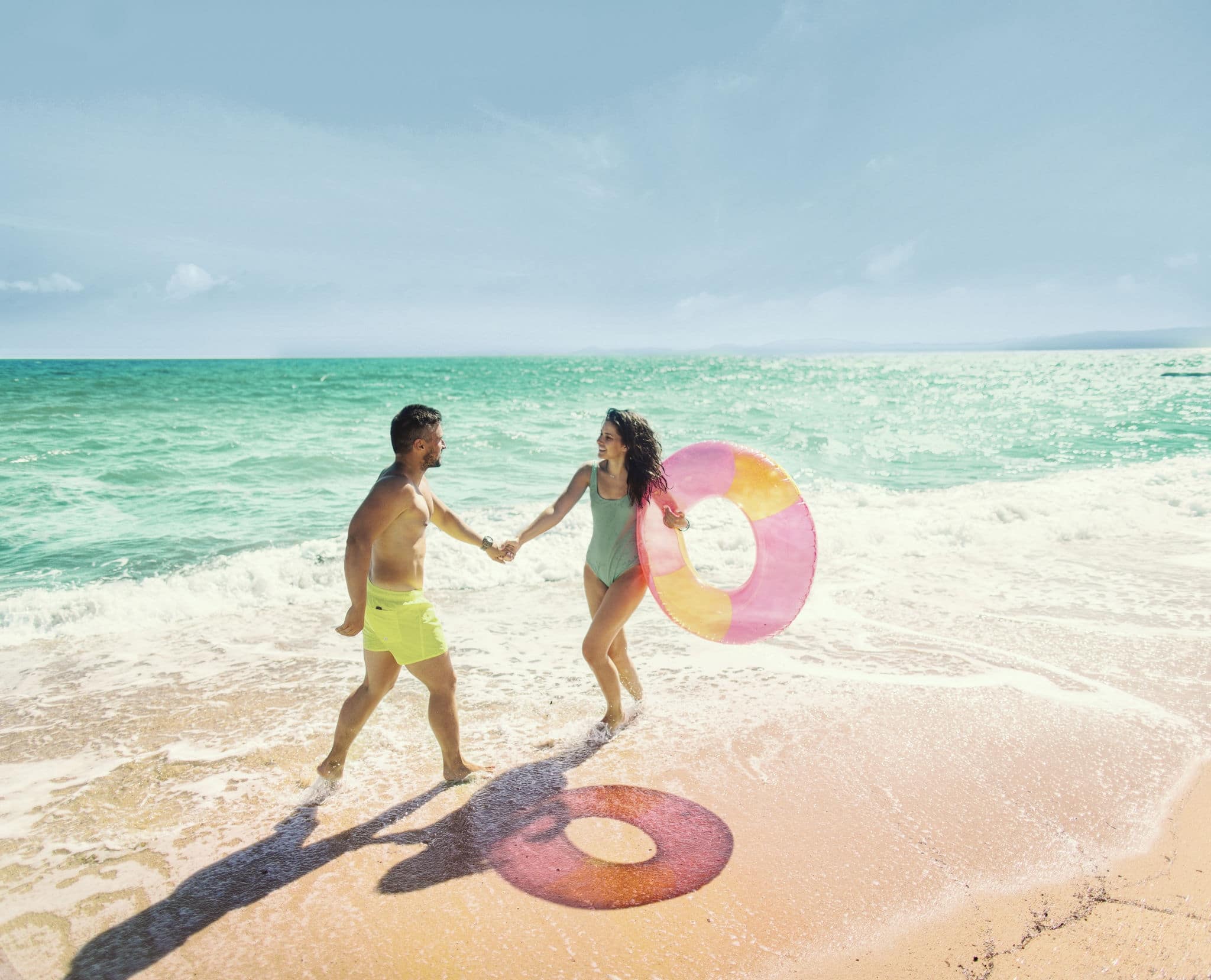 Bermuda, couple on the beach