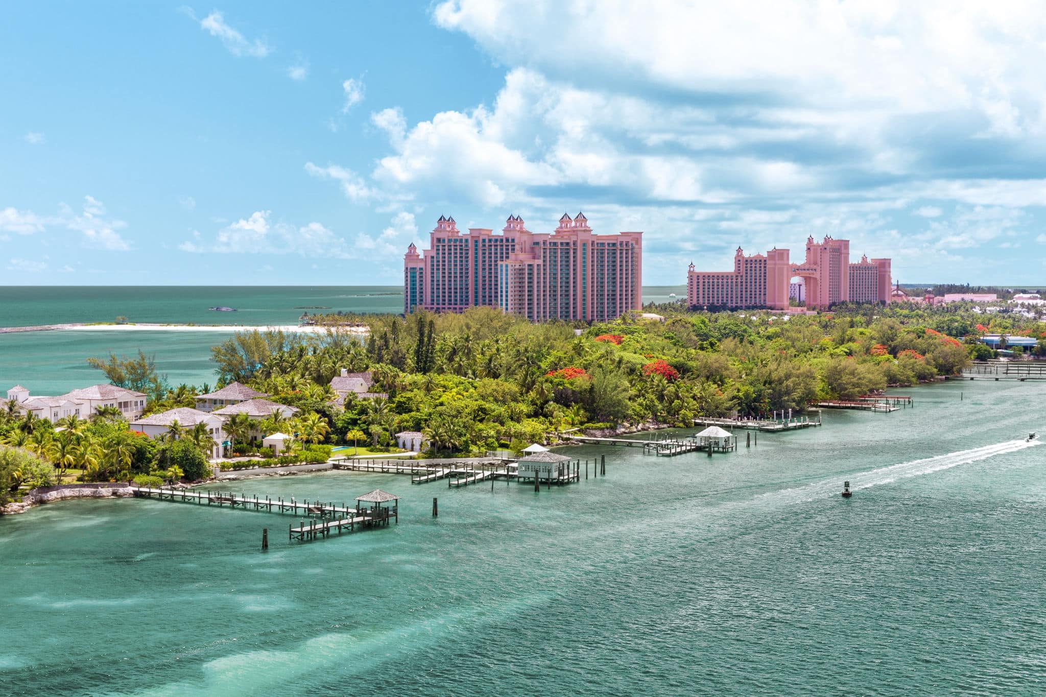 Emerald water idyllic beach at Nassau, The Bahamas in a sunny day.