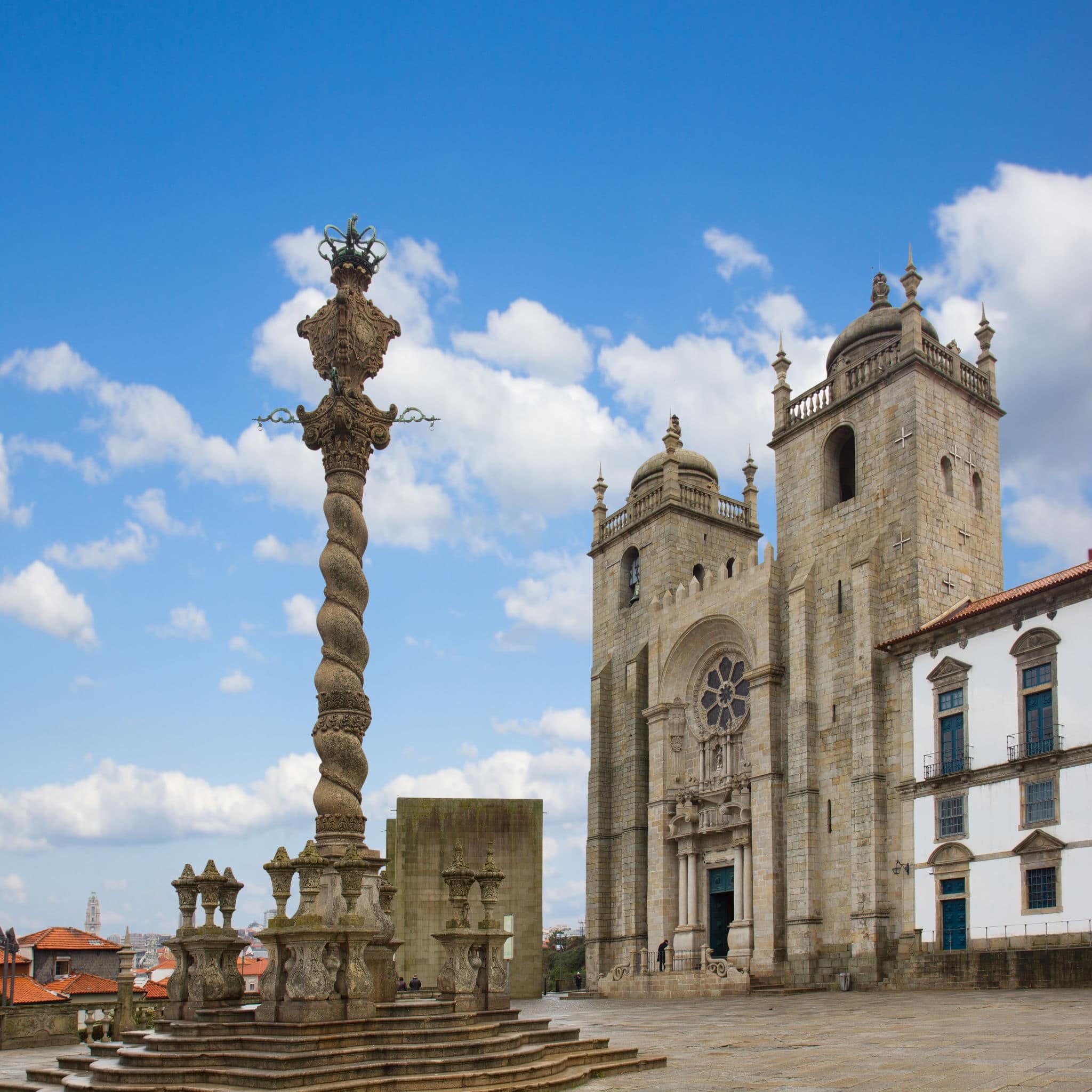 Pillory and Se Cathedral in Porto, Portugal