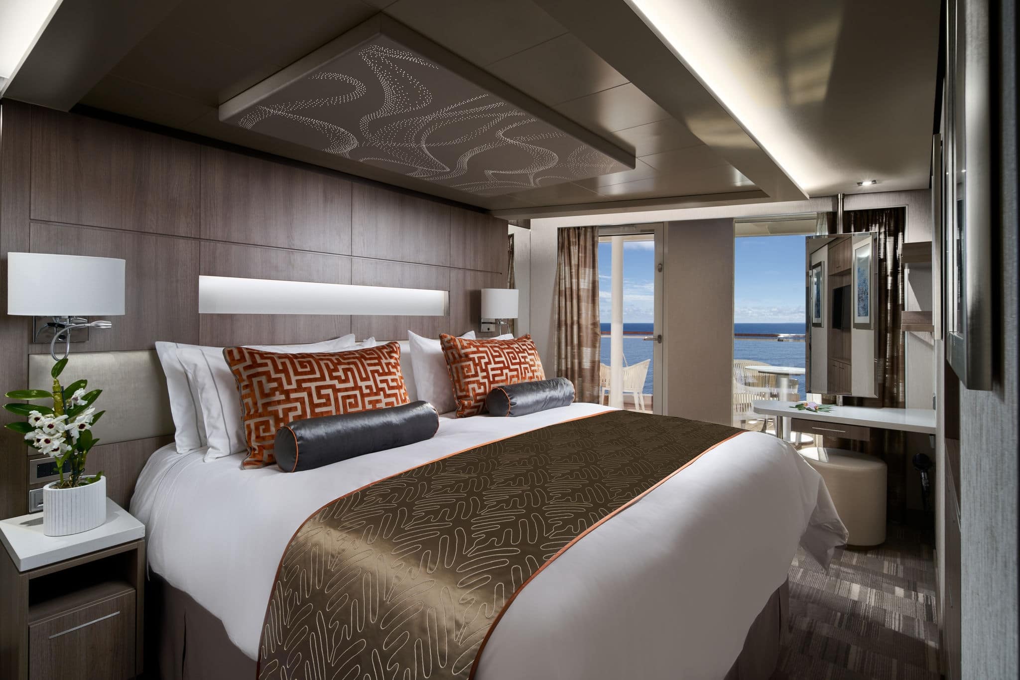 The Haven Aft Penthouse, Bedroom, Norwegian Encore.Cat HB.