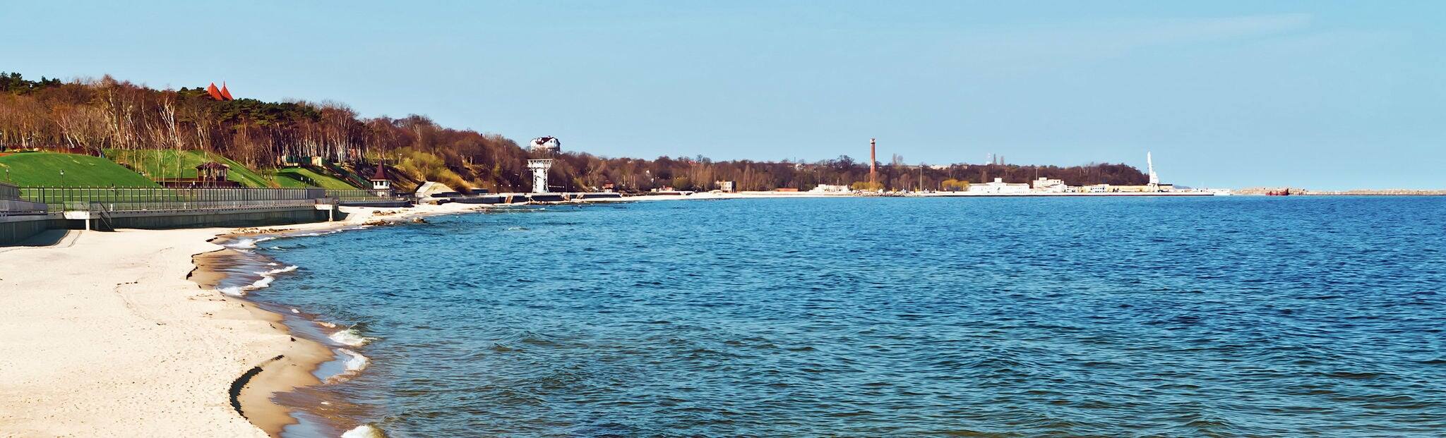 Amber sands on Pionersky Beach.
