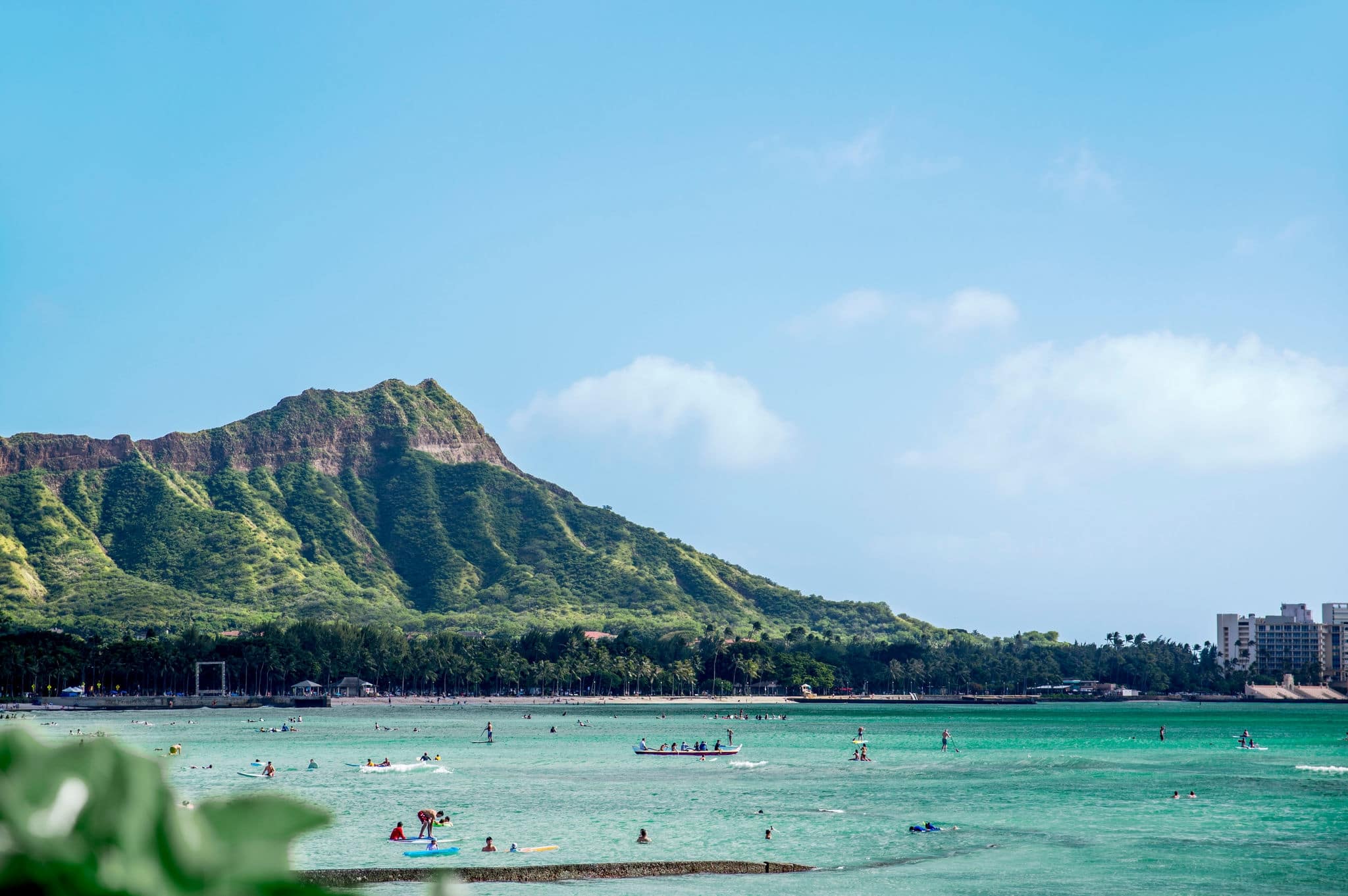 WAIKIKI BEACH AND DIAMOND HEAD
