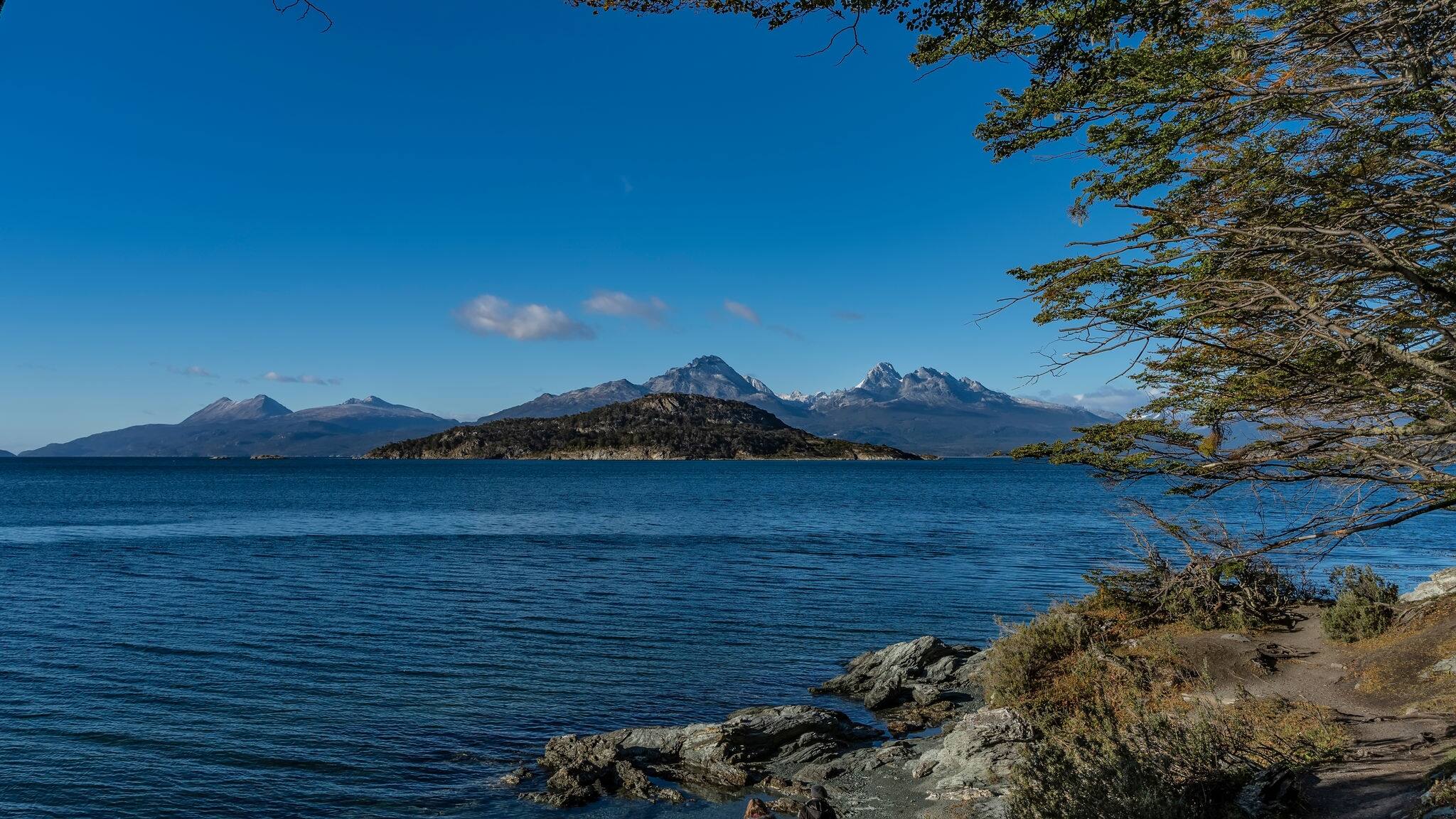 Tierra-Del-Fuegos-Lakes