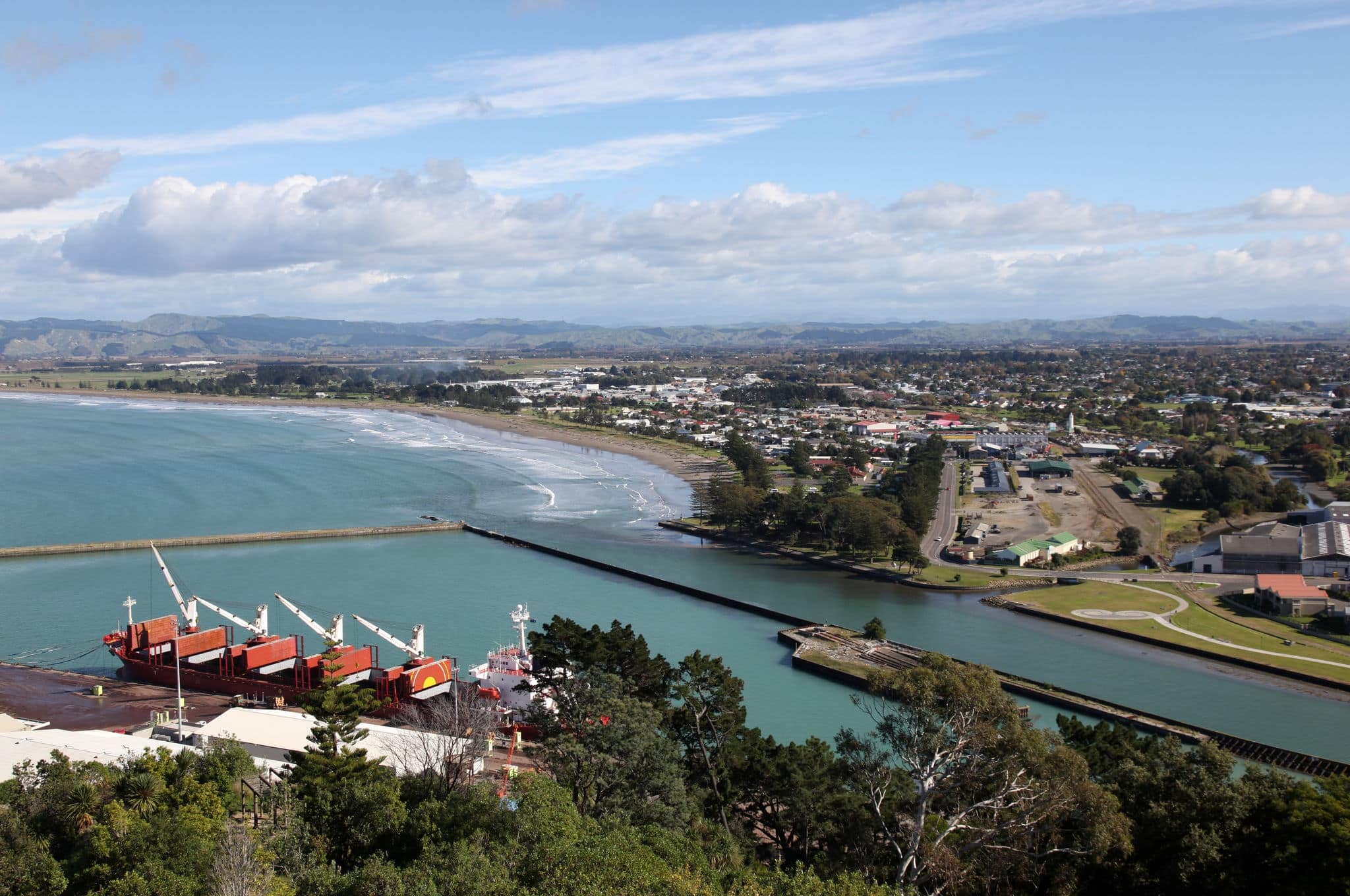 A view of Gisborne and its port. This city on the East coast of New Zealands north island is an important regional centre.
