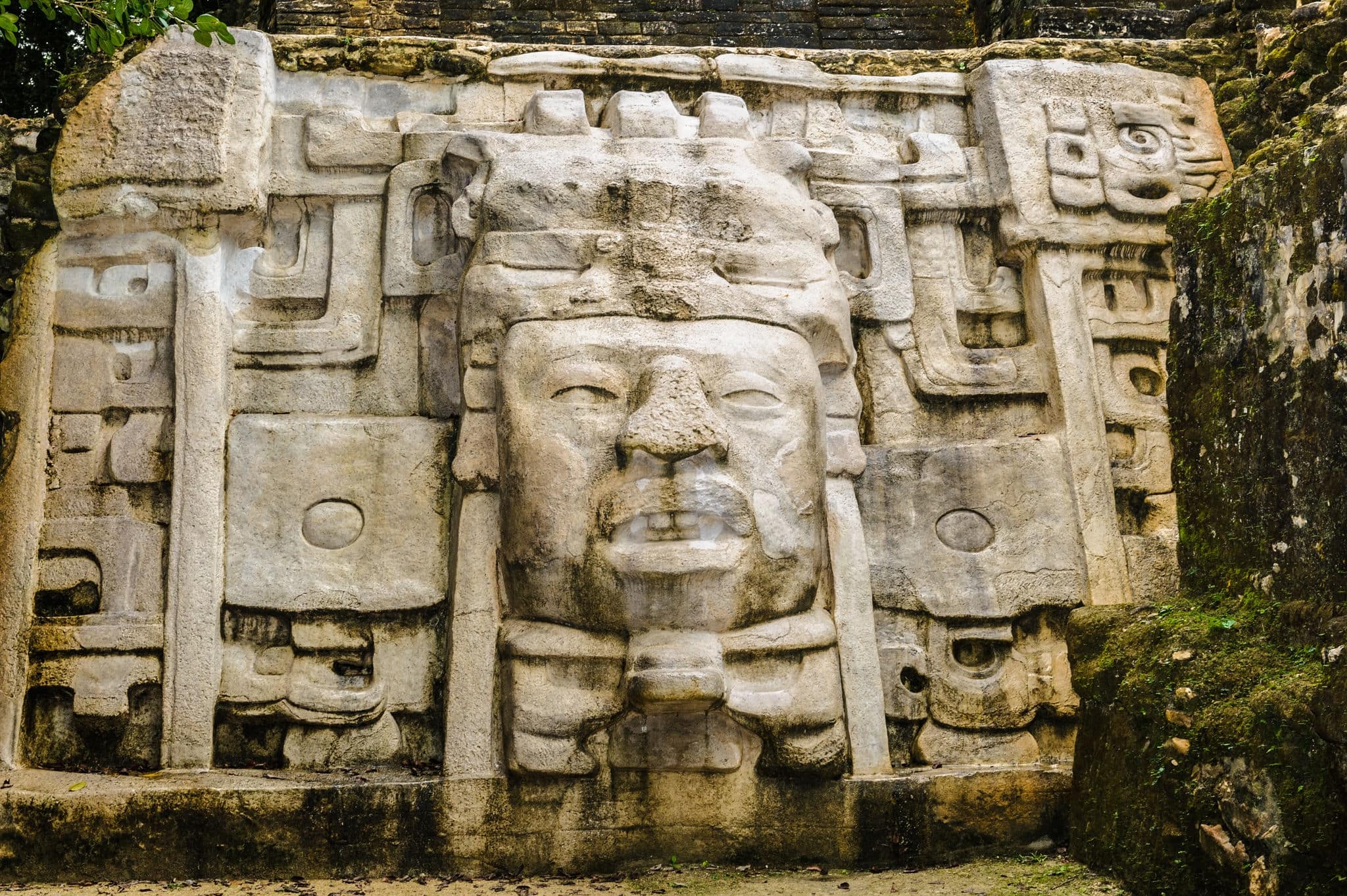 Maya archtitecture and the symbols of Maya