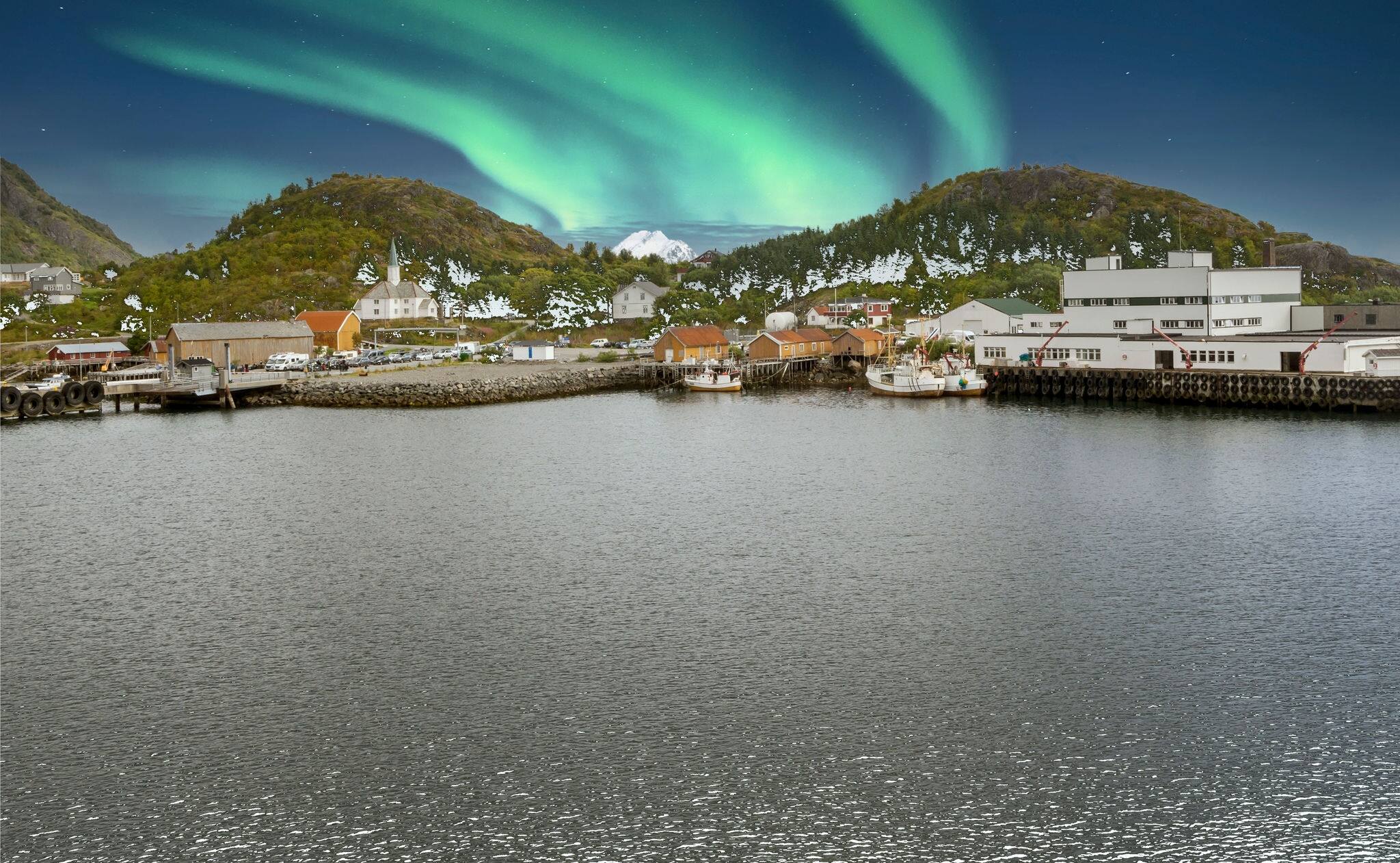 Aurora Boreal in the mountains of Harstad in Norway