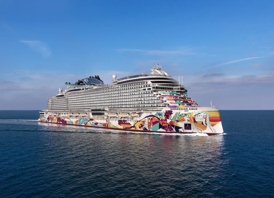 Norwegian Aqua at sea