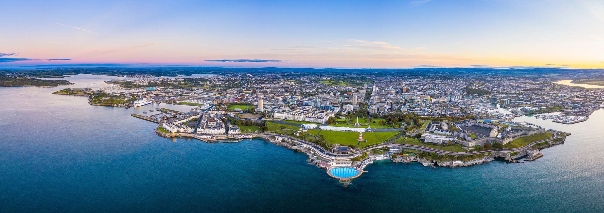 Plymouth, city skyline, Hoe Park and lighthouse, Plymouth Sound, Devon, England, United Kingdom, Europe