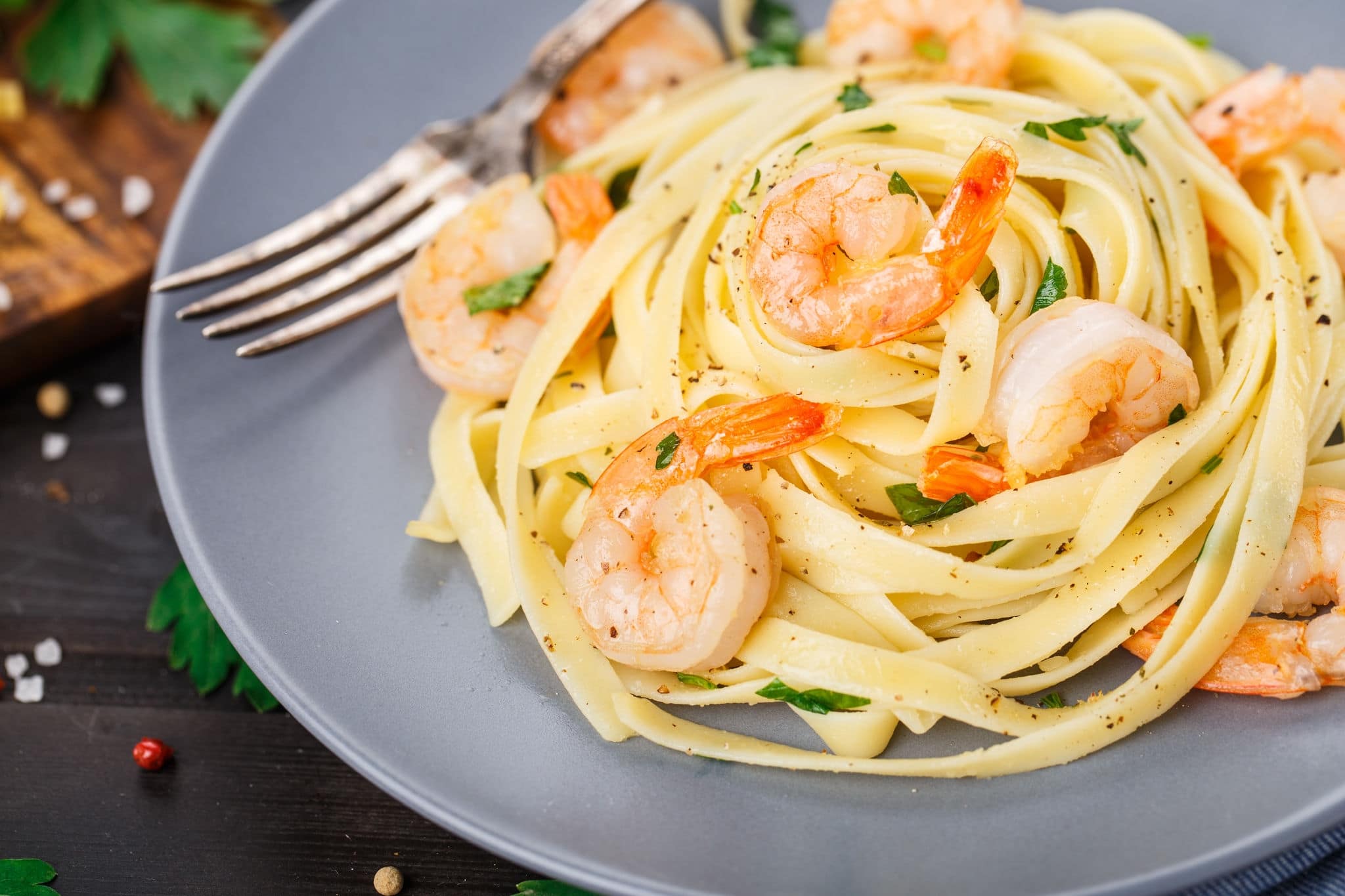 Tagliatelle with shrimps and parsley