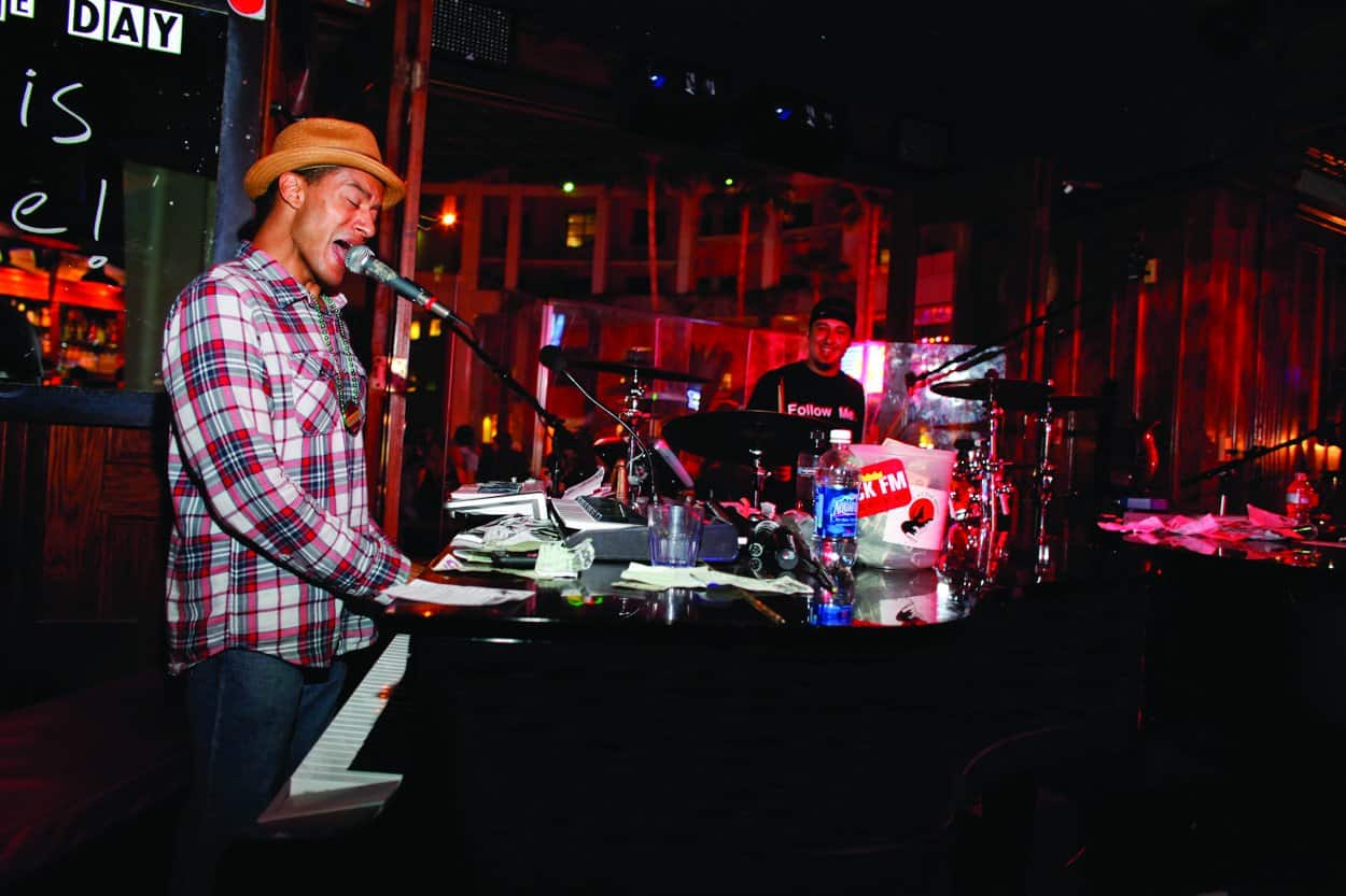 NCL Getaway Entertainment Howl at the Moon