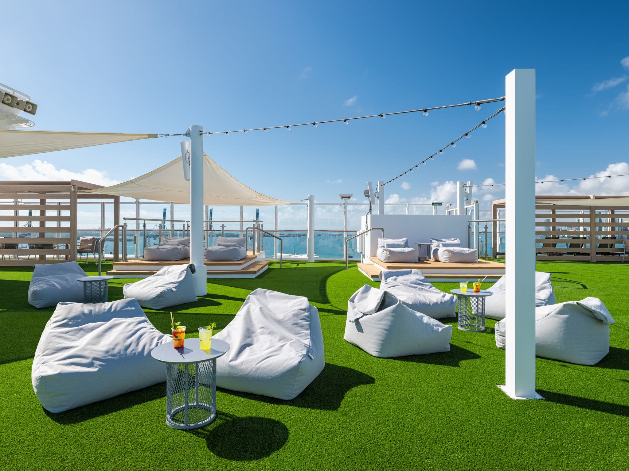Horizon Park, Norwegian Bliss