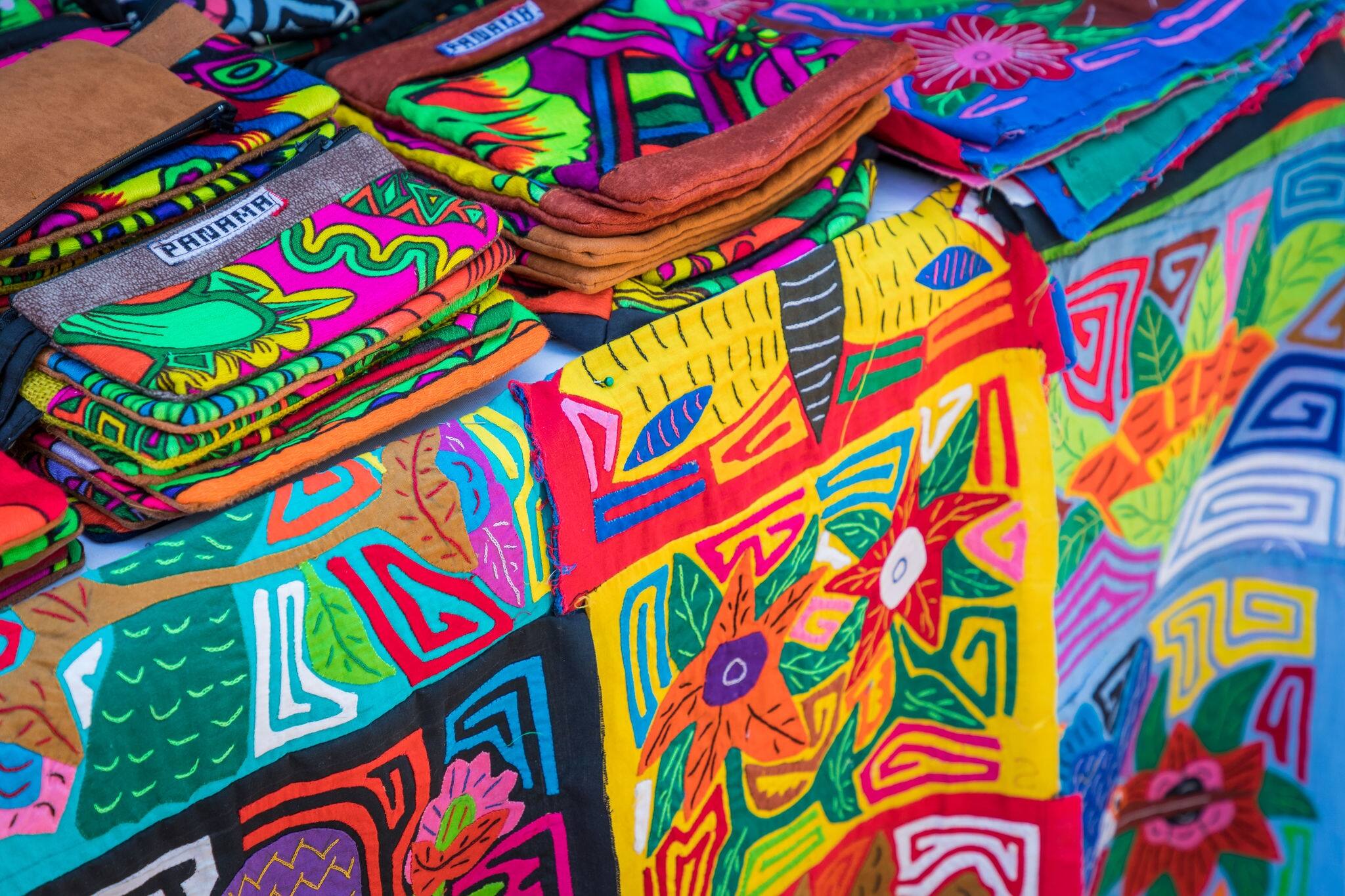 Street stall with hand-made souvenirs from Panama city