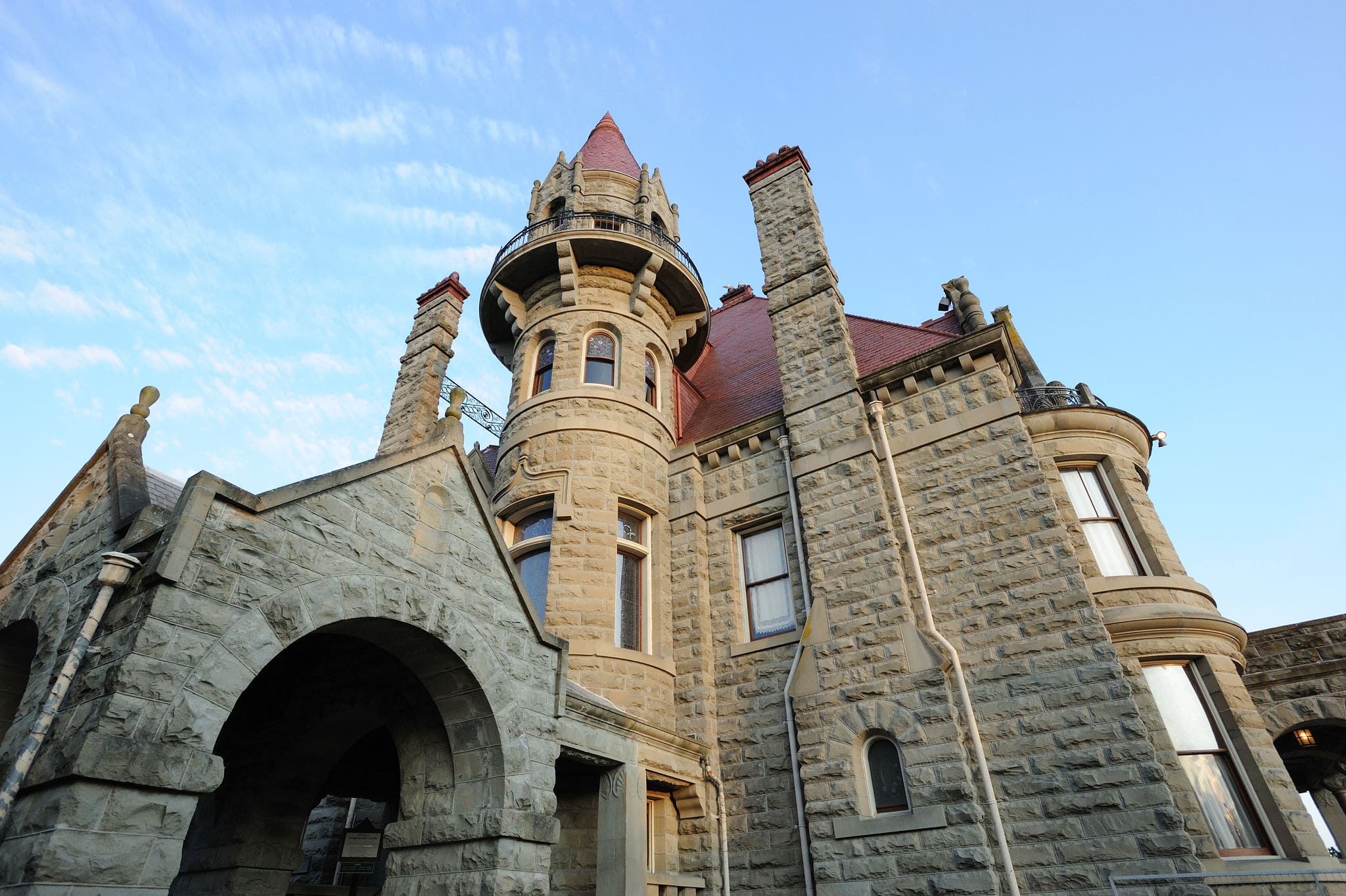 The historic craigdarroch castle (built in 1890) in downtown victoria, british columbia, canada