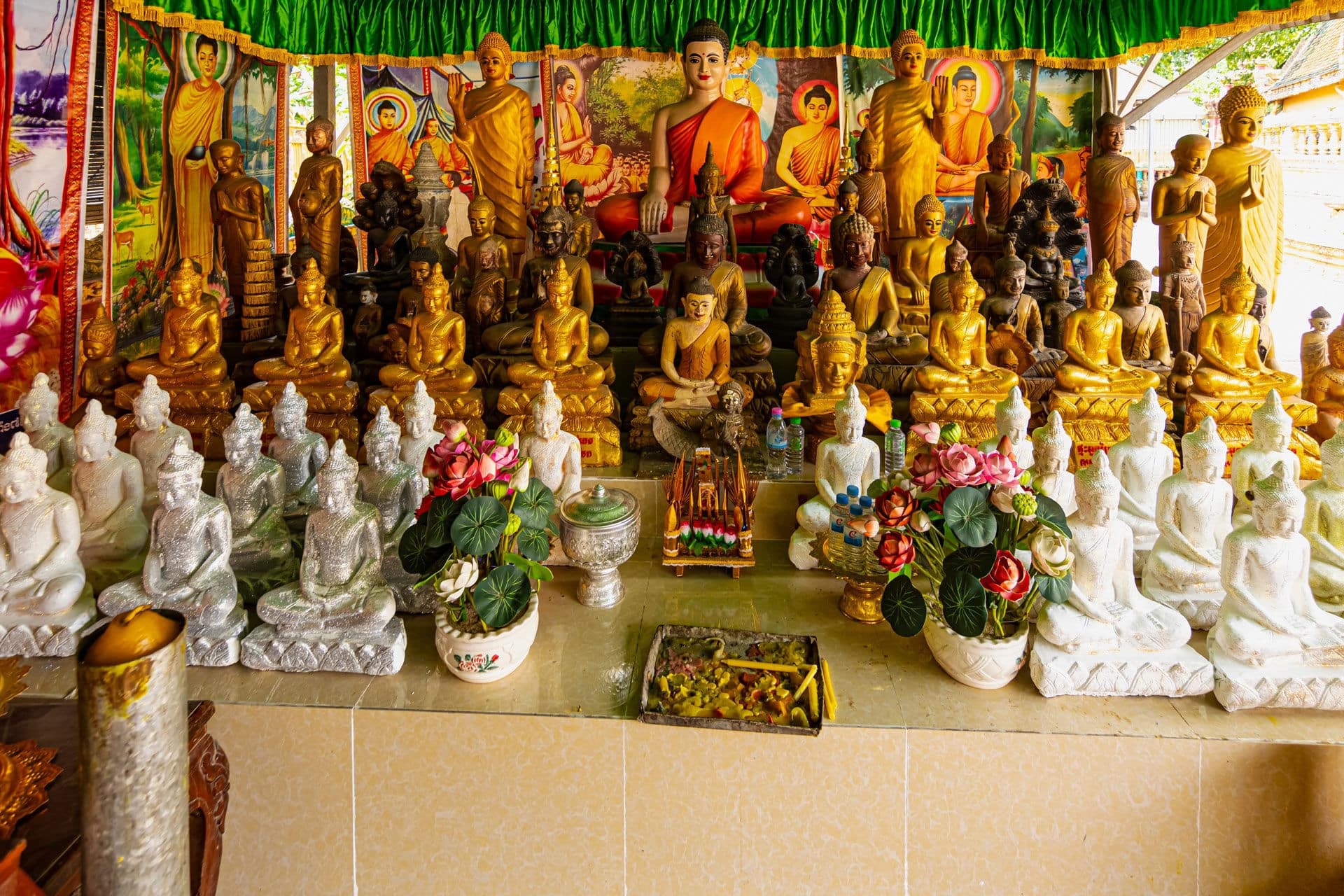 Wat Sampov Treileak, a Buddhist temple shaped like a golden boat, on the Chruoy Changvar Peninsula between Tonle Sap and Mekong Rivers in Phnom Penh, Cambodia.