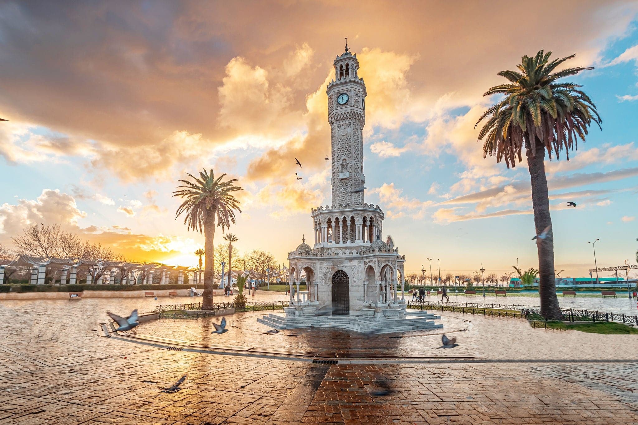 the clocktower in Izmir's Konak Square, Turkey was built to commemorate the 25th anniversary of Sultan Abdulhamid II's accession to the throne.