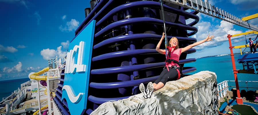 Haz una excursión en tirolesa durante tu crucero transatlántico