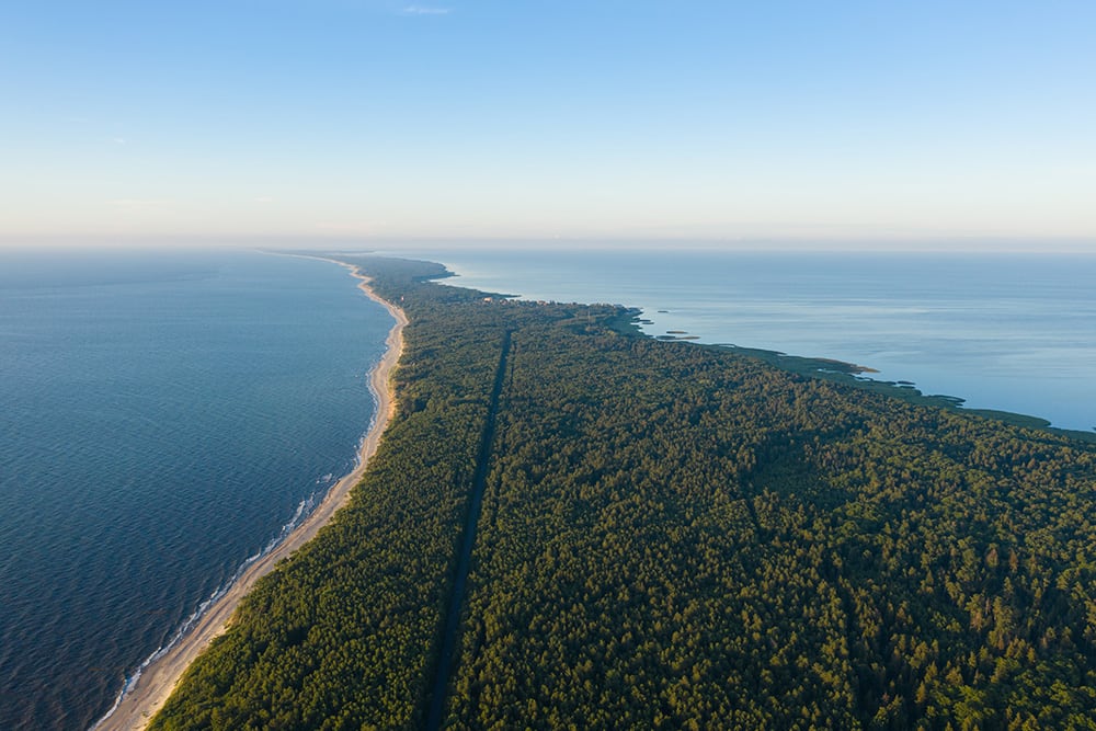Curonian Split, between the Curonian Lagoon and the Baltic Sea