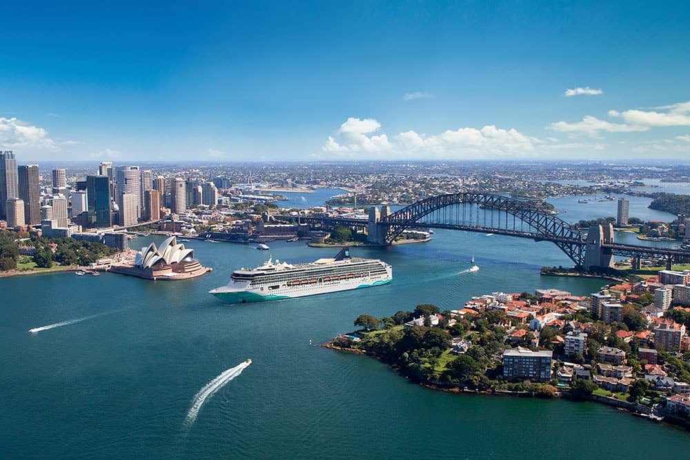 Australia Cruise: Explore the Sydney Opera House & Sydney Harbour Bridge