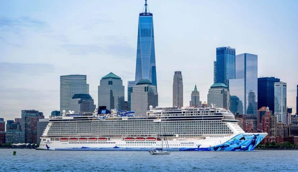 Le Norwegian Bliss fait ses  débuts aux États-Unis dans la ville de New York