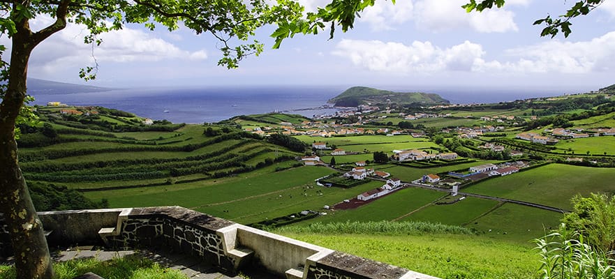 /sites/default/files/881x400-HOR-Horta-Azores-Portugal-cruise-port.jpg