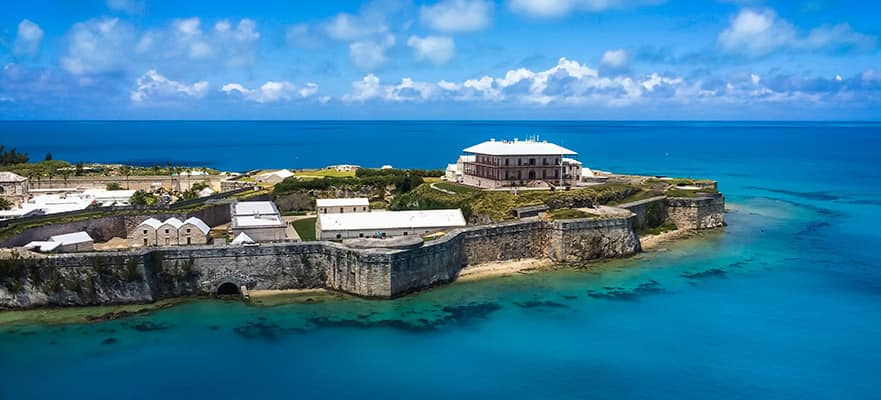 /sites/default/files/881x400-WRF-Bermuda-cruise-port-hero-royal-naval-dockyard.jpg