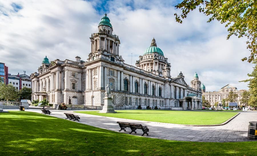 Veja o Castelo de Belfast na Irlanda em um cruzeiro na Europa com a Norwegian