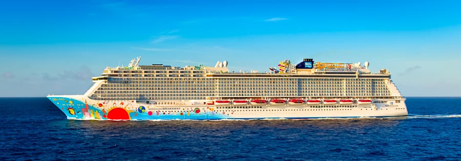 Norwegian Breakaway Delivers Relief to Hurricane Victims