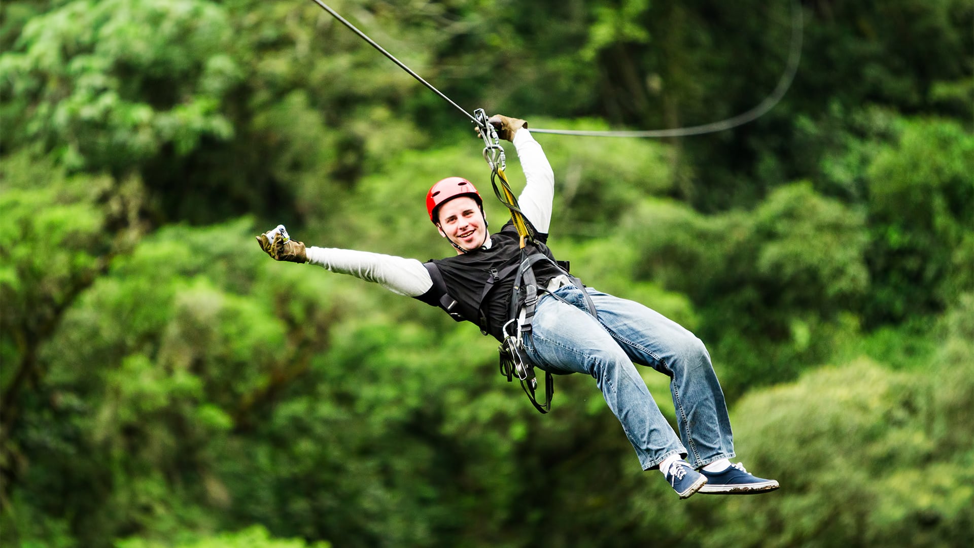 Ластивер армения зиплайн. Зиплайн карачаево-черкессия. Зиплайн словения. Зиплайн спуск. Зиплайн в тайланде.