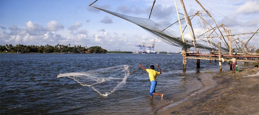 Pêcheur lors des croisières à Cochin