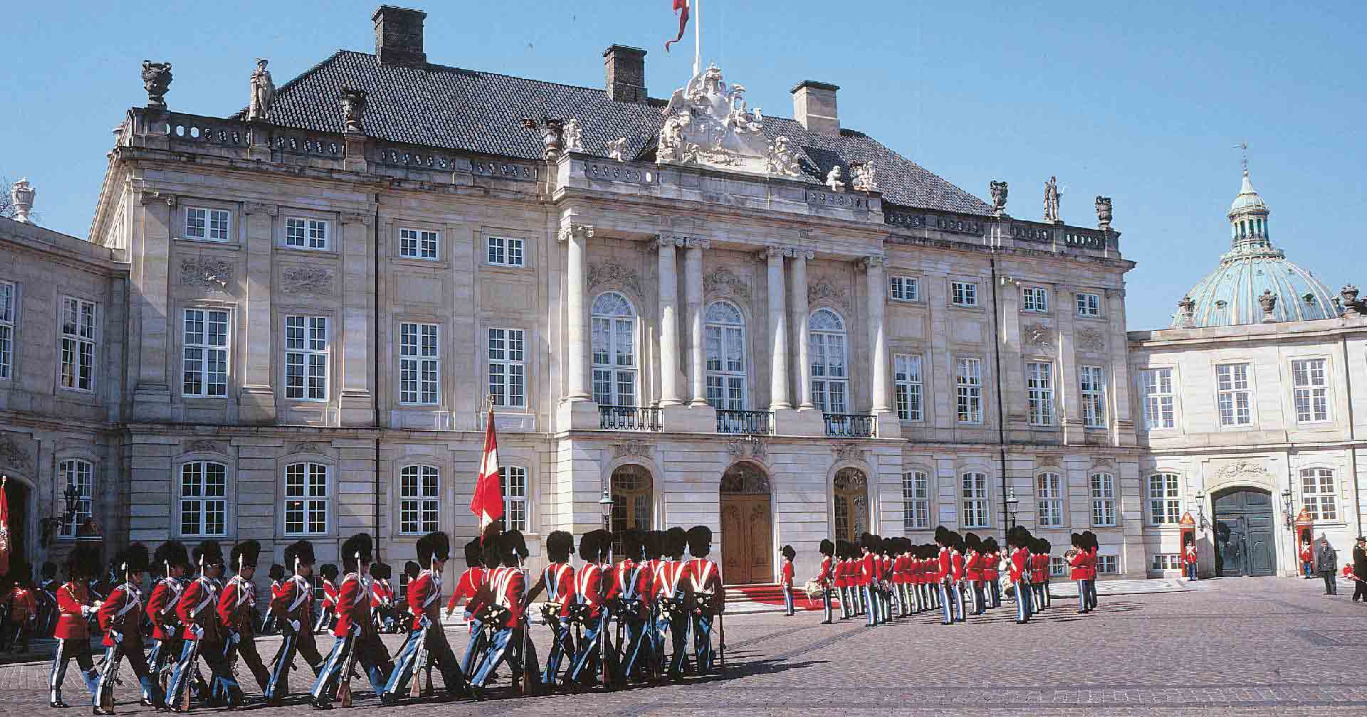 The City & Harbor Tour (Ending at the Airport)