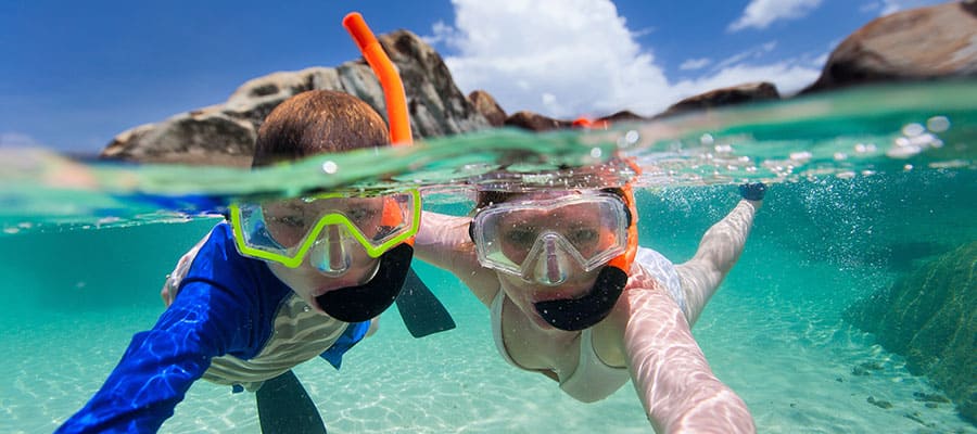 Faites de la plongée masque et tuba lors de votre croisière à Cabo San Lucas