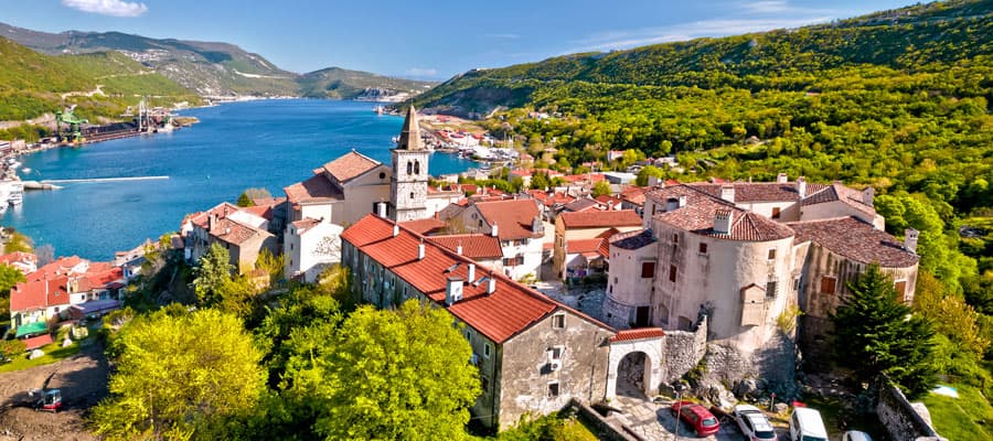 Bakar est une petite ville offrant une vue imprenable sur la mer Adriatique et les montagnes