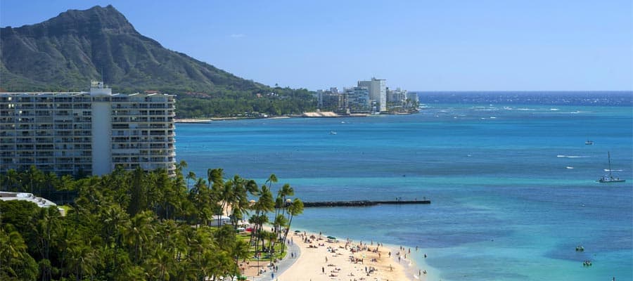 Cruise to Waikiki Beach in Hawaii