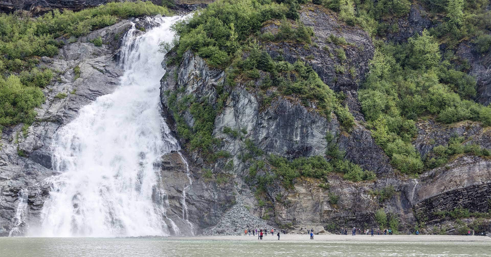 Juneau, Alaska Mendenhall Lake KayakSalmon Bake Combo Excursion