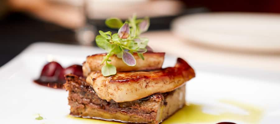 Experimente o foie gras frito no cruzeiro para Bordeaux