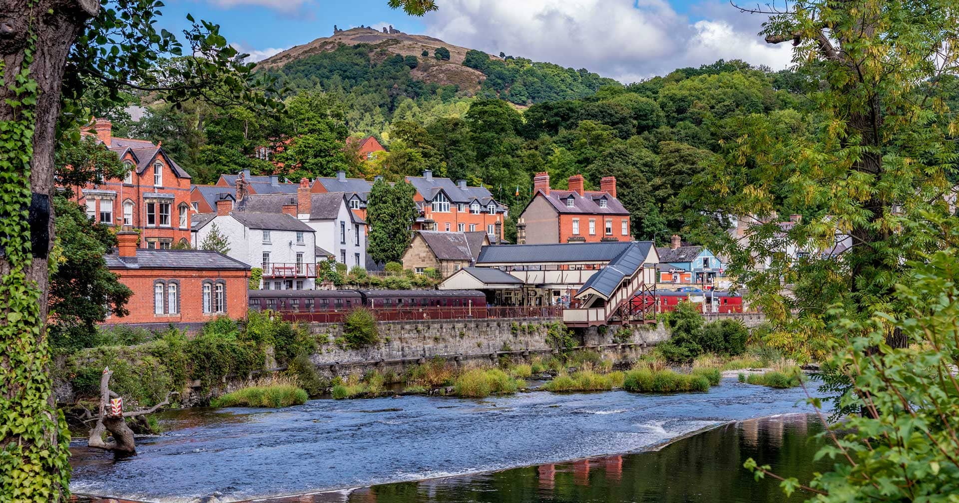 Vintage Train, Chirk Castle, & Llangollen