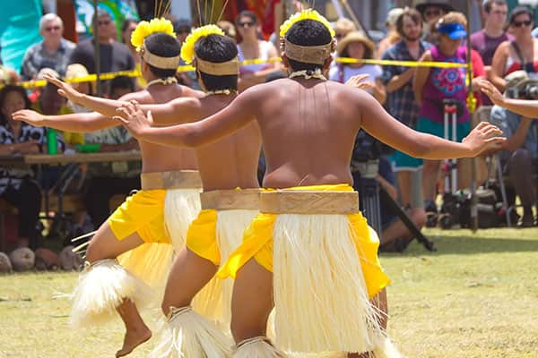 Bailarines tribales en Hawái