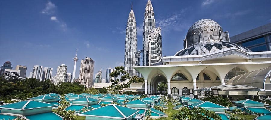 Les tours jumelles Petronas lors de votre croisière à Port Klang