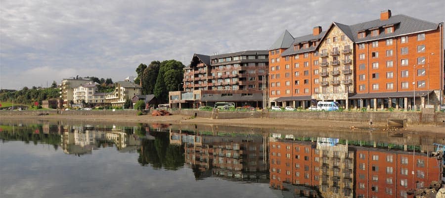 Costa del lago Llanquihue en tu crucero a Puerto Montt