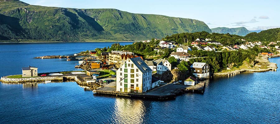 Île dans les fjords de Norvège lors de votre croisière à Alesund