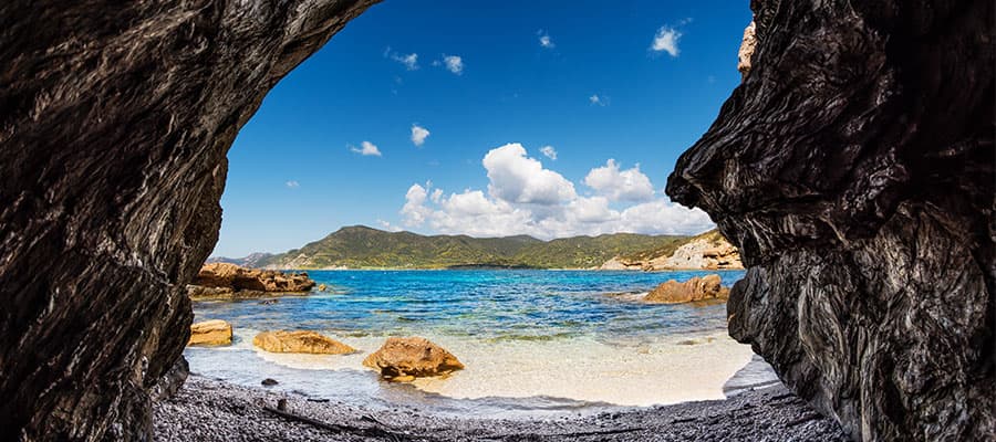 Praias lindas apreciadas de todos os ângulos no seu cruzeiro pela Europa