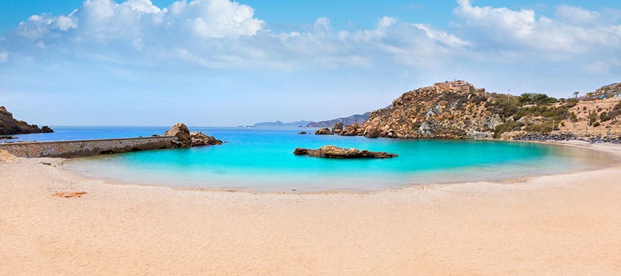 Praia de Cala Cortina no seu cruzeiro na Europa