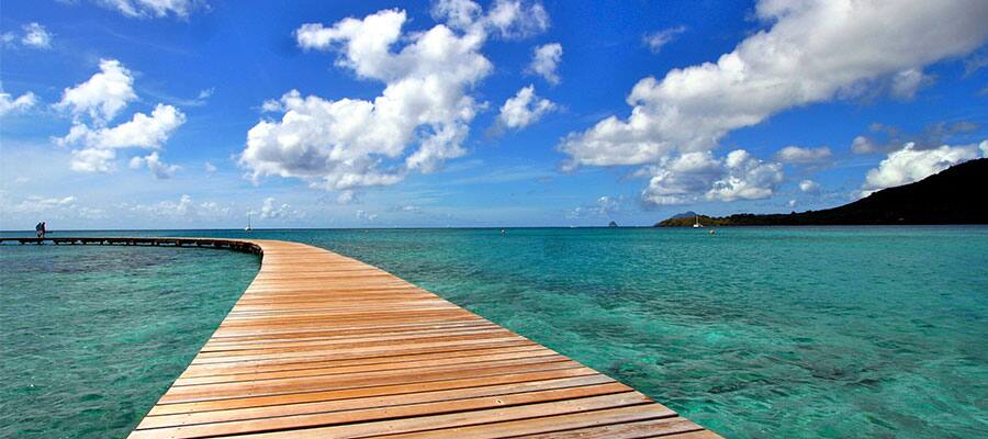 Machen Sie eine Kreuzfahrt zu den aquamarinblauen Gewässern von Martinique