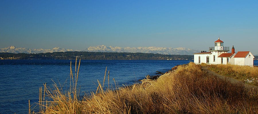 Visite o farol no Discovery Park de Seattle em seu cruzeiro