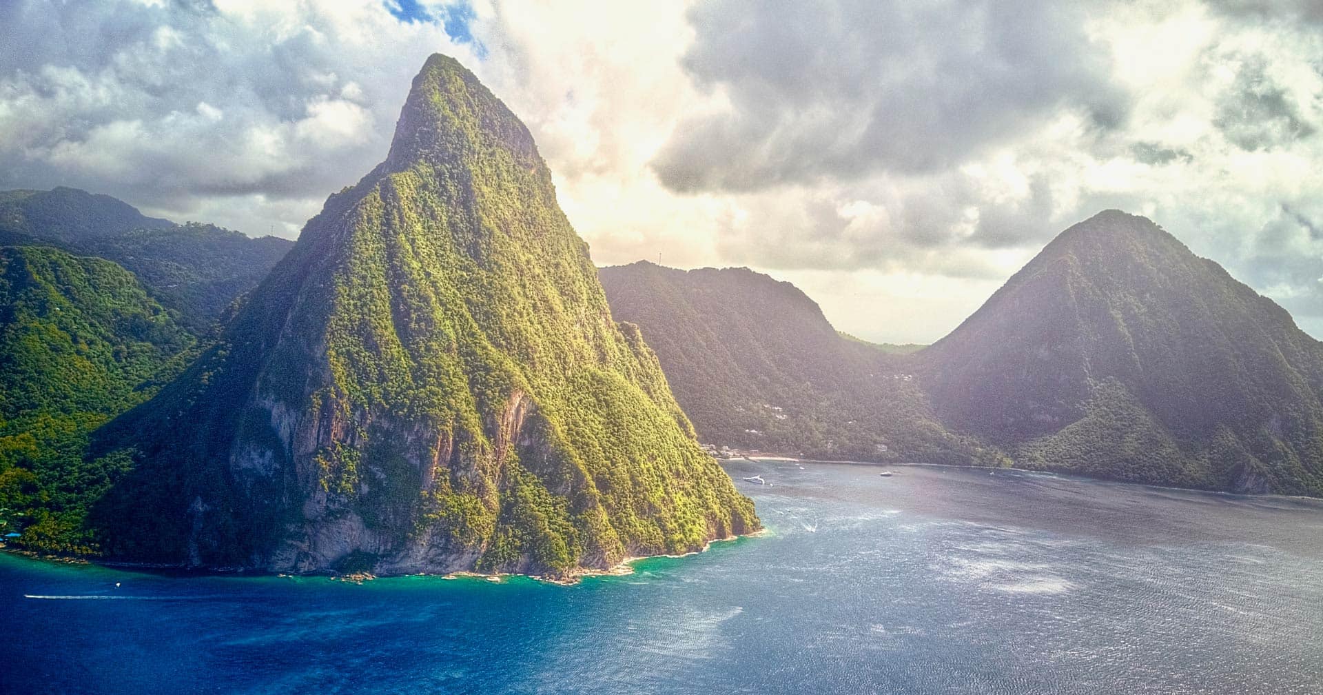 Castries, St. Lucia Touch The Iconic Pitons Excursion ノルウェージャンクルーズライン